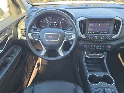 Used 2024 GMC Terrain SLT image 10