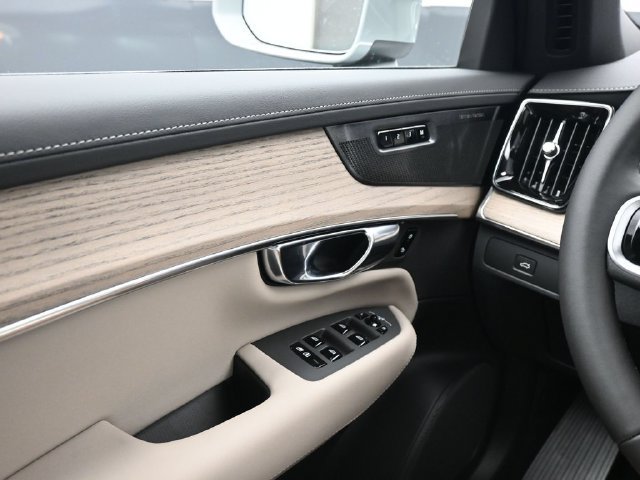 New 2026 Volvo XC90 B6 Plus w/ Protection Package Premier AWD/4WD image 35