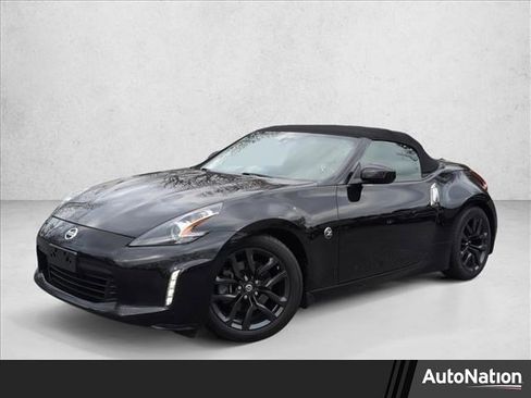 Used 2018 Nissan 370Z Touring image 1