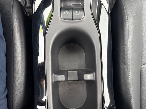 Used 2024 Toyota Corolla Cross XLE w/ Convenience Package AWD/4WD image 32