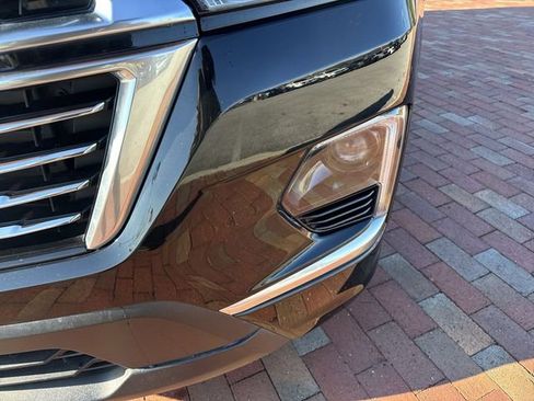 Used 2023 Chevrolet Traverse Premier image 32