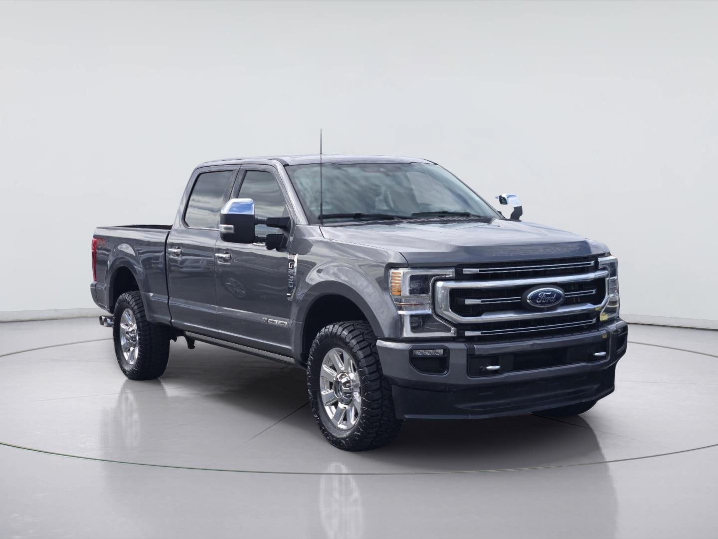 Used 2022 Ford F250 Platinum w/ FX4 Off-Road Package AWD/4WD image 3