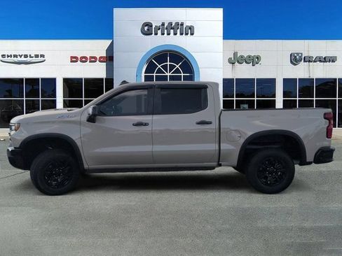 Used 2022 Chevrolet Silverado 1500 ZR2 w/ Technology Package AWD/4WD image 9