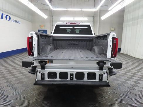 Used 2025 GMC Sierra 2500 SLT w/ SLT Convenience Package image 32