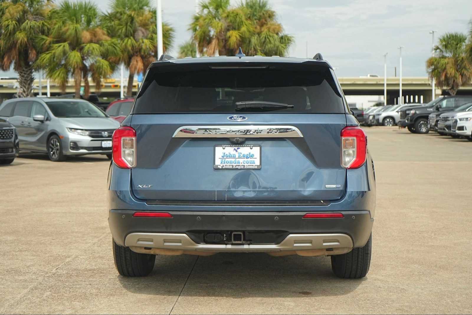 Used 2020 Ford Explorer XLT w/ Equipment Group 202A AWD/4WD image 5