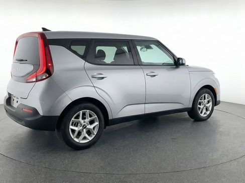 Used 2025 Kia Soul LX w/ LX Technology Package image 9