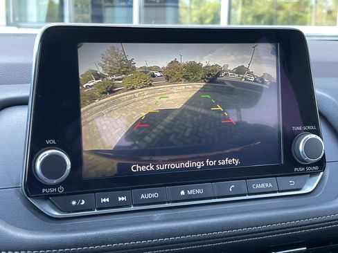 Used 2023 Nissan Rogue SV image 25