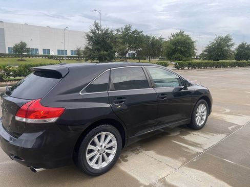 Used 2011 Toyota Venza FWD image 4