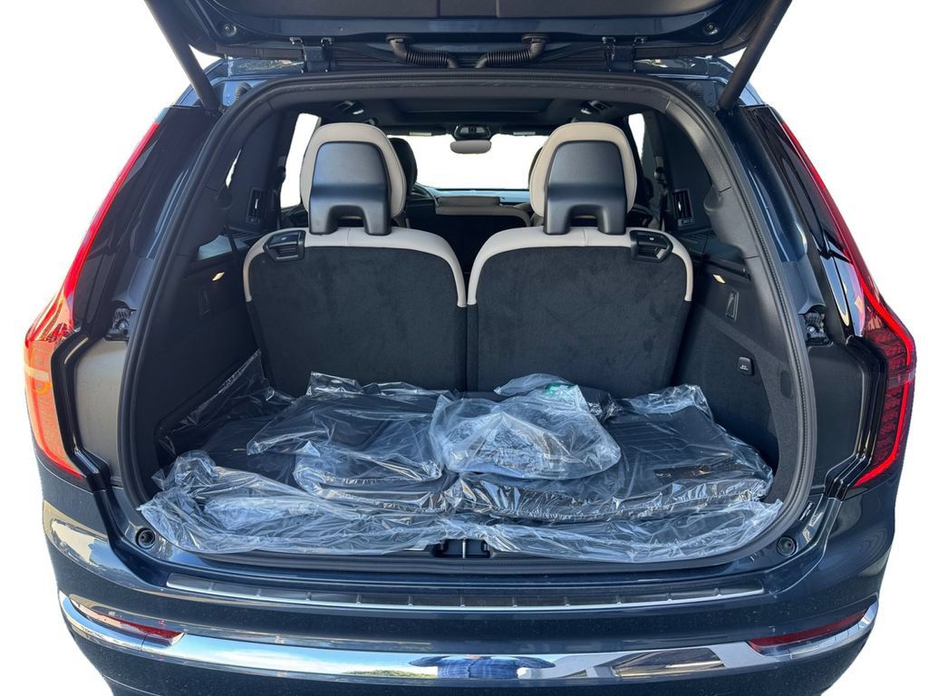 New 2026 Volvo XC90 T8 Plus w/ Protection Package Premier AWD/4WD image 6