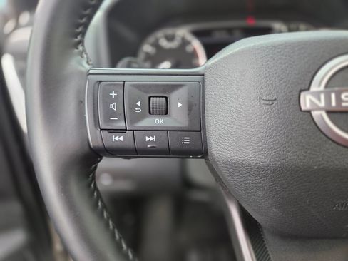 Used 2025 Nissan Rogue SV FWD image 18