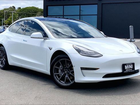 Used 2020 Tesla Model 3 Standard Range Plus RWD image 32