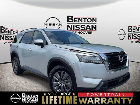 Used 2025 Nissan Pathfinder SV AWD/4WD image 1