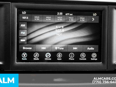 Used 2019 Chrysler Pacifica Touring-L image 44