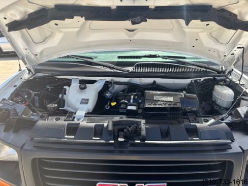 Used 2016 GMC Savana 3500 RWD image 10