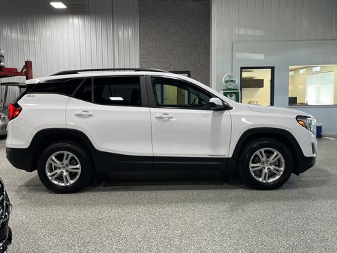 Used 2021 GMC Terrain SLE w/ Driver Convenience Package AWD/4WD image 5