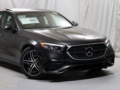 New 2026 Mercedes-Benz E 450 4MATIC Sedan image 2