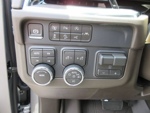 New 2026 Chevrolet Tahoe LT w/ Comfort Package AWD/4WD image 25