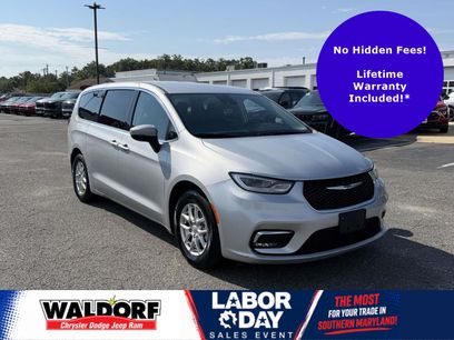 Used 2023 Chrysler Pacifica Touring-L