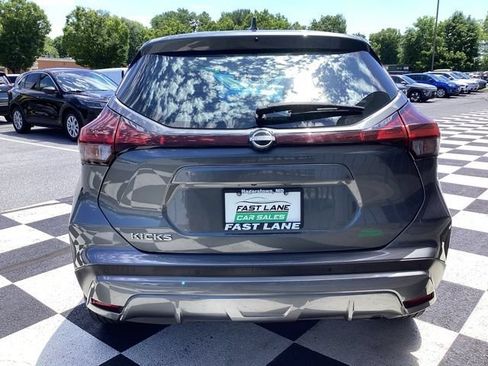 Used 2023 Nissan Kicks S FWD image 8
