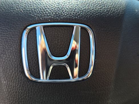 Used 2018 Honda HR-V EX image 40