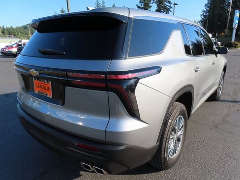 Used 2024 Chevrolet Traverse LS image 8