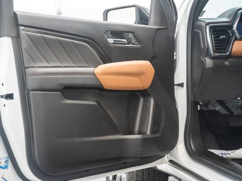 Used 2024 GMC Canyon AT4 w/ AT4 Premium Package AWD/4WD image 44