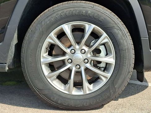 Used 2021 Jeep Cherokee Latitude Lux w/ Comfort/Convenience Group AWD/4WD image 27