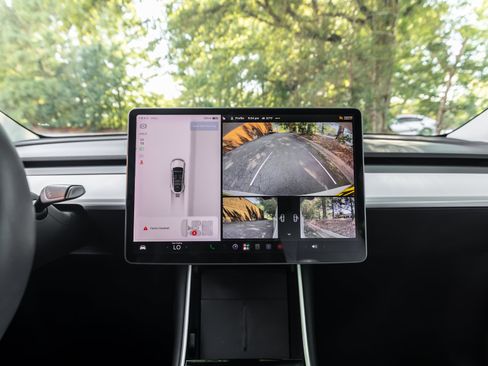 Used 2020 Tesla Model Y Long Range AWD/4WD image 12