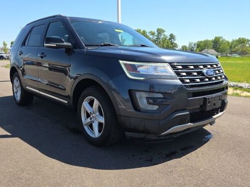 Used 2017 Ford Explorer XLT w/ Equipment Group 202A AWD/4WD image 1