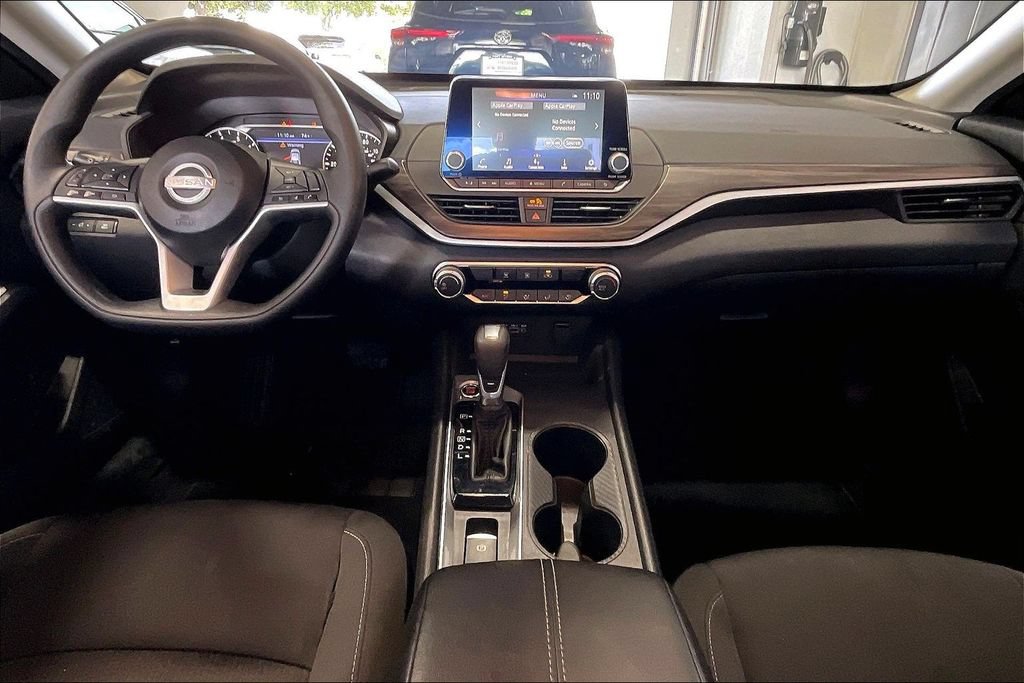Used 2025 Nissan Altima 2.5 SV AWD/4WD image 6