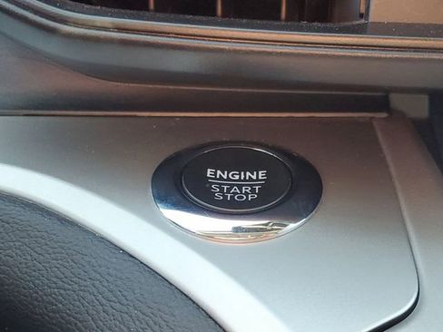 Certified 2022 Ford Explorer XLT image 30