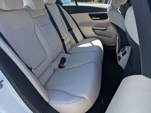 Used 2025 Mercedes-Benz C 300 Sedan image 27