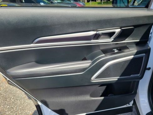 Used 2025 Kia Telluride S image 14