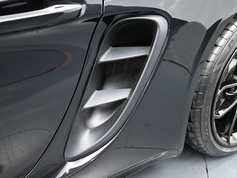Certified 2024 Porsche 718 Boxster RWD image 23