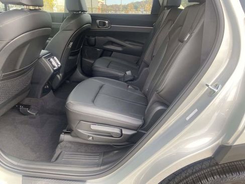 New 2026 Kia Sorento EX w/ EX Premium Package FWD image 9