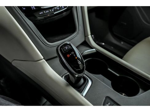 Used 2018 Cadillac XT5 Luxury w/ Driver Awareness Package image 23