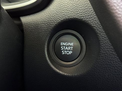 Used 2024 Toyota Corolla Cross XLE w/ Convenience Package FWD image 29