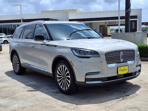 Used 2022 Lincoln Aviator Reserve w/ Equipment Group 201A RWD image 7