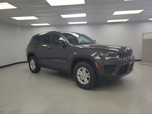 New 2025 Jeep Grand Cherokee Laredo w/ Luxury Tech Group I image 2