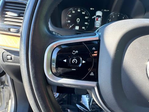 Used 2021 Volvo XC90 T6 Momentum w/ Protection Package Premier AWD/4WD image 26
