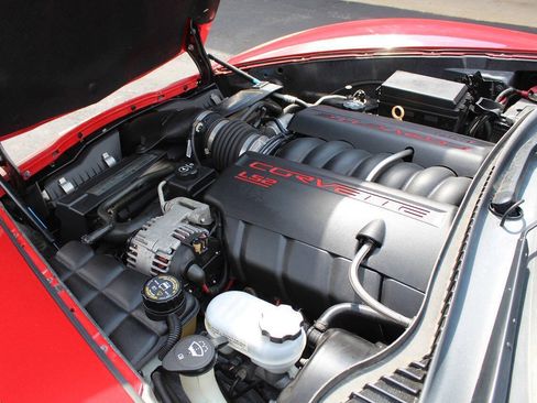 Used 2005 Chevrolet Corvette Convertible w/ Preferred Equipment Group RWD image 22