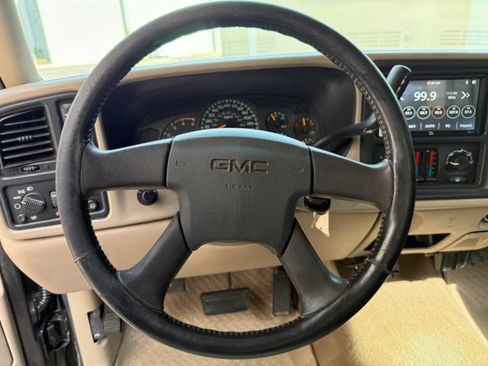Used 2004 GMC Sierra 2500 SLE w/ Heavy-Duty Power Package AWD/4WD image 20
