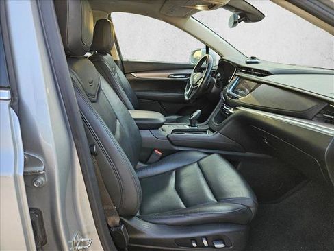 Used 2019 Cadillac XT5 Premium Luxury FWD image 16