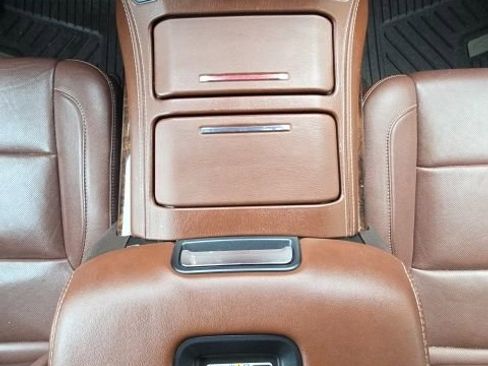 Used 2017 Chevrolet Suburban Premier image 42