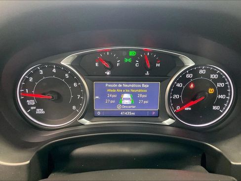 Used 2024 GMC Terrain SLT AWD/4WD image 7
