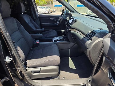 Used 2022 Honda Pilot Sport image 13
