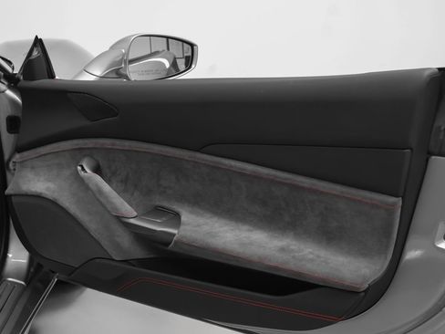 Certified 2018 Ferrari 488 GTB RWD image 30