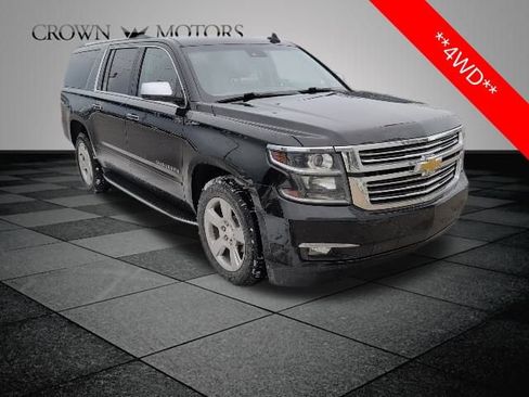 Used 2018 Chevrolet Suburban Premier image 3