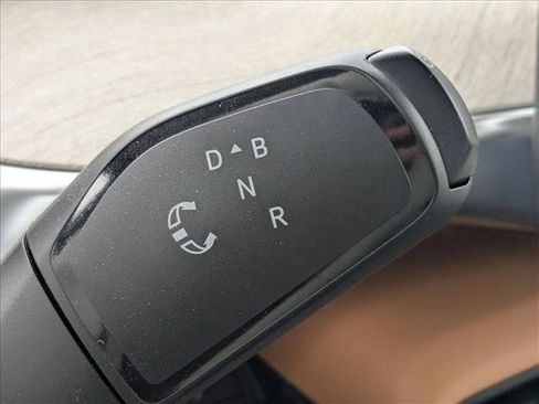 Used 2025 Volkswagen ID. Buzz 1st Edition image 12