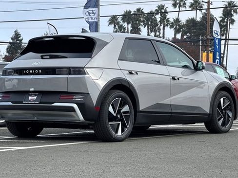 New 2026 Hyundai Ioniq 5 SEL image 6